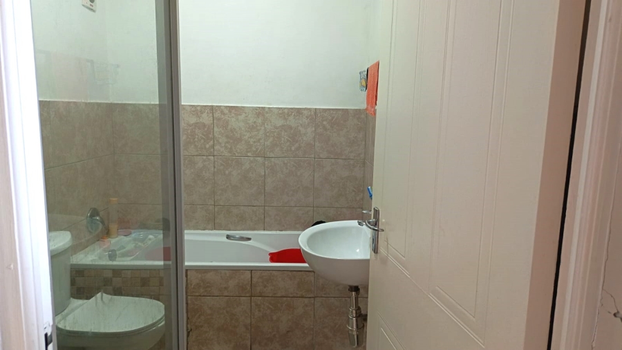 2 Bedroom Property for Sale in Whispering Pines Western Cape